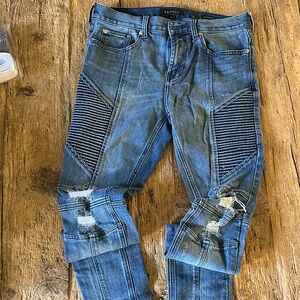 pac sun Blue Distressed Men Jeans size 30x30.       D